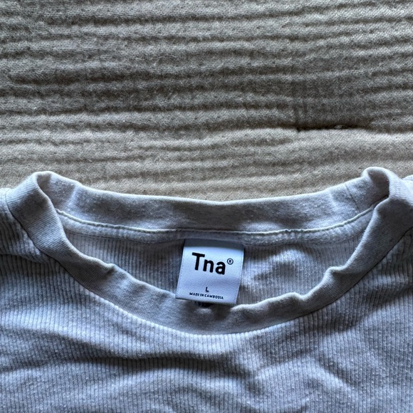 TNA Light Gray Ribbed Top - Picture 2 of 3